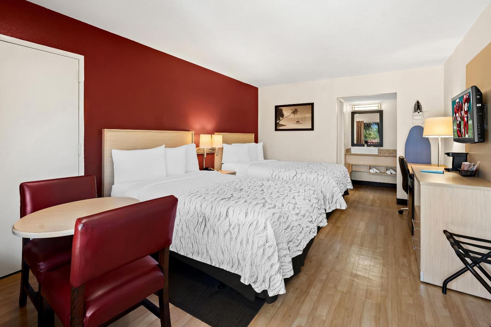 Red Roof Inn Plus+ & Suites Naples Downtown-5Th Ave S Exterior foto